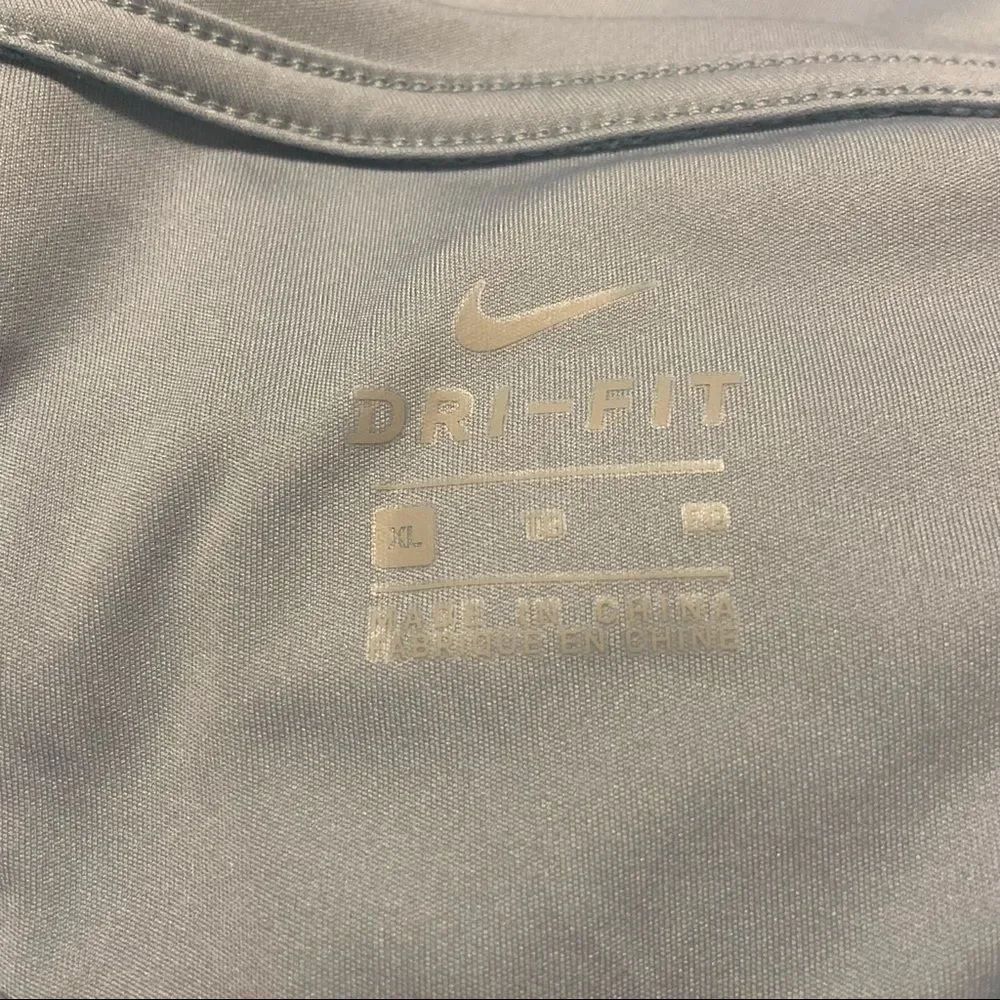 Nike Short Sleeve Tee - Picture 4 of 6